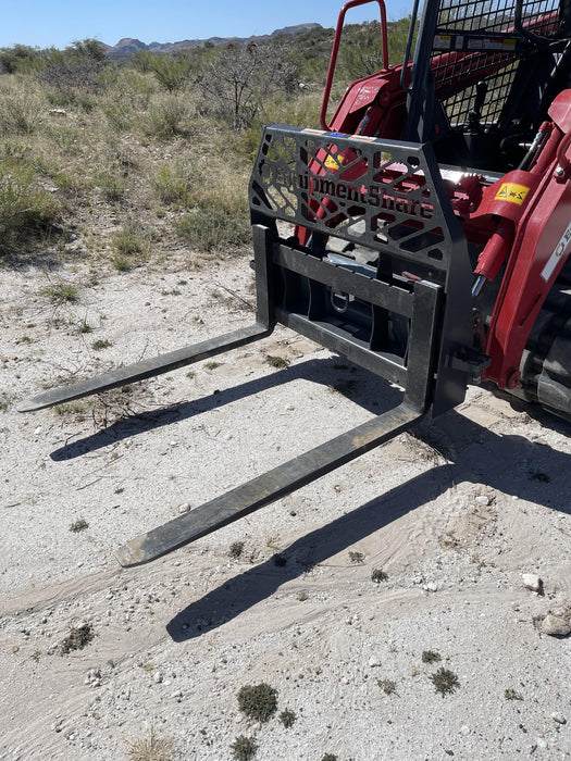 2021 PALADIN 48" Pallet Forks - Paladin
