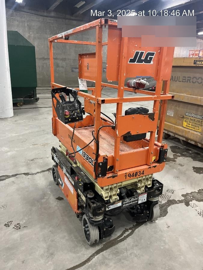 2021 JLG ES1330L