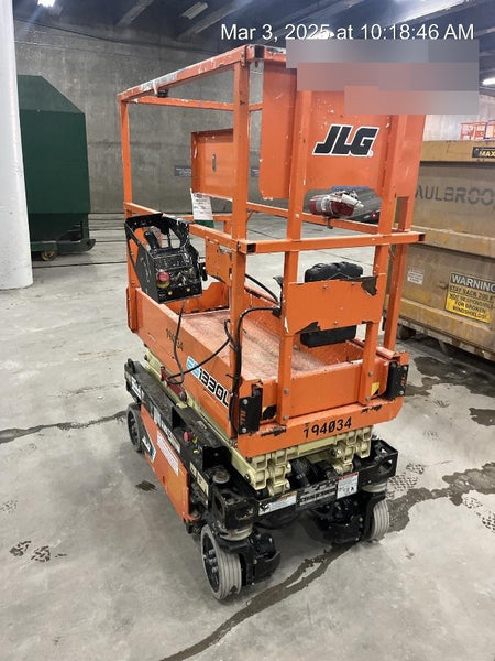 2021 JLG ES1330L
