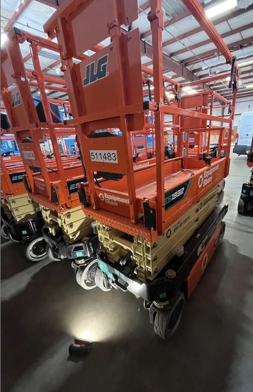 2025 JLG ES1932