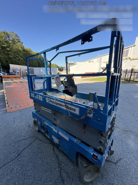 2019 Genie GS-2632 Folding rails with half height swing gate