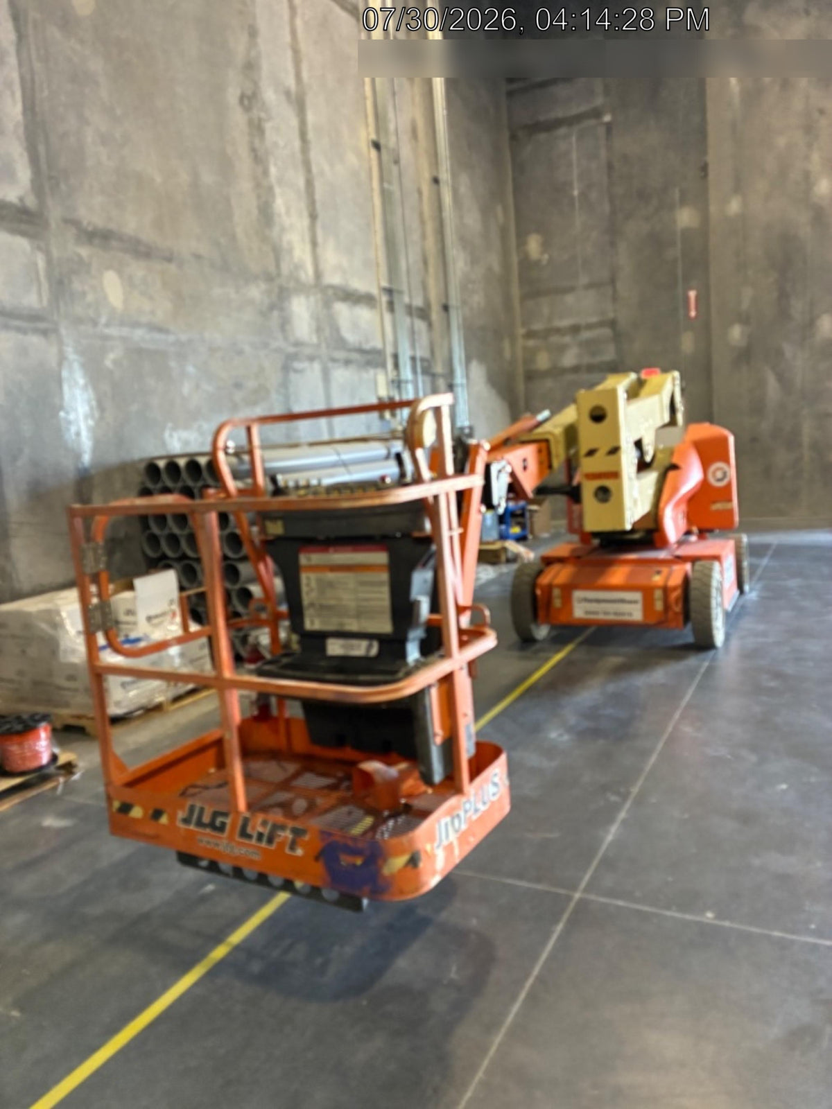 2021 JLG E400AJP Narrow