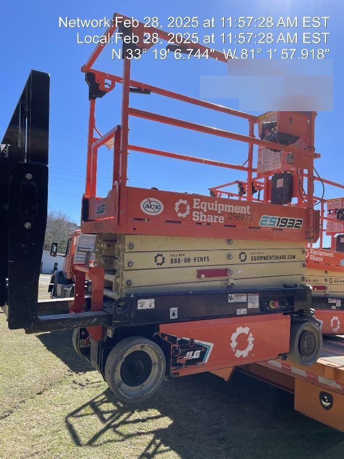 2023 JLG ES1932