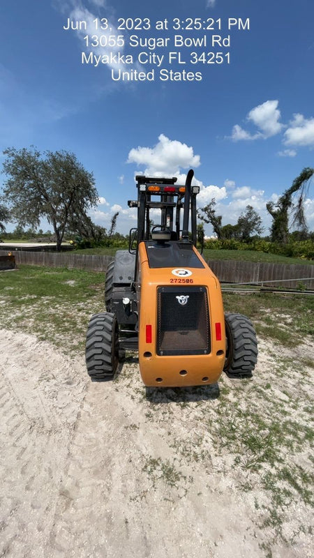 2023 CASE 588H