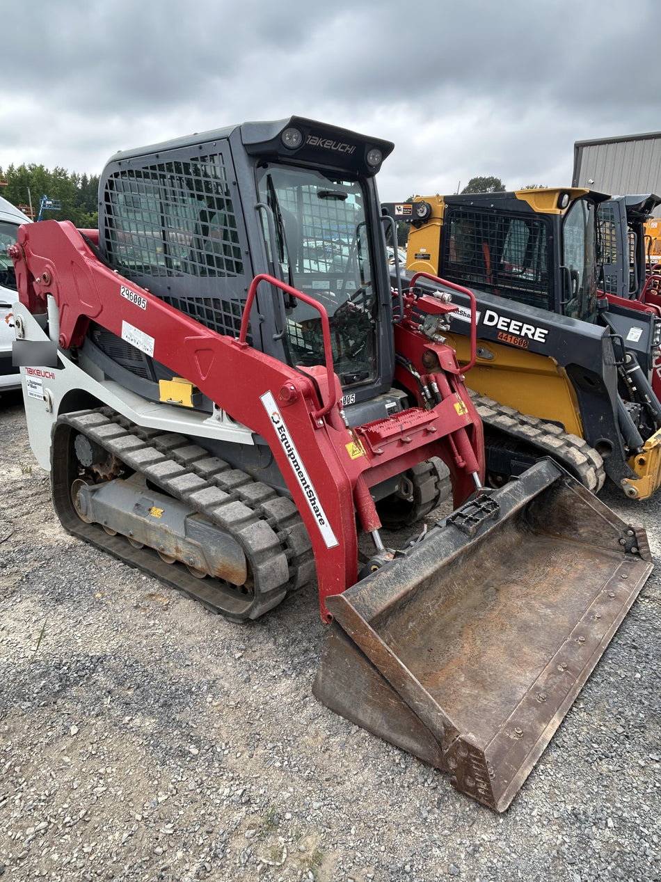 2023 TAKEUCHI TL10V2-CR
