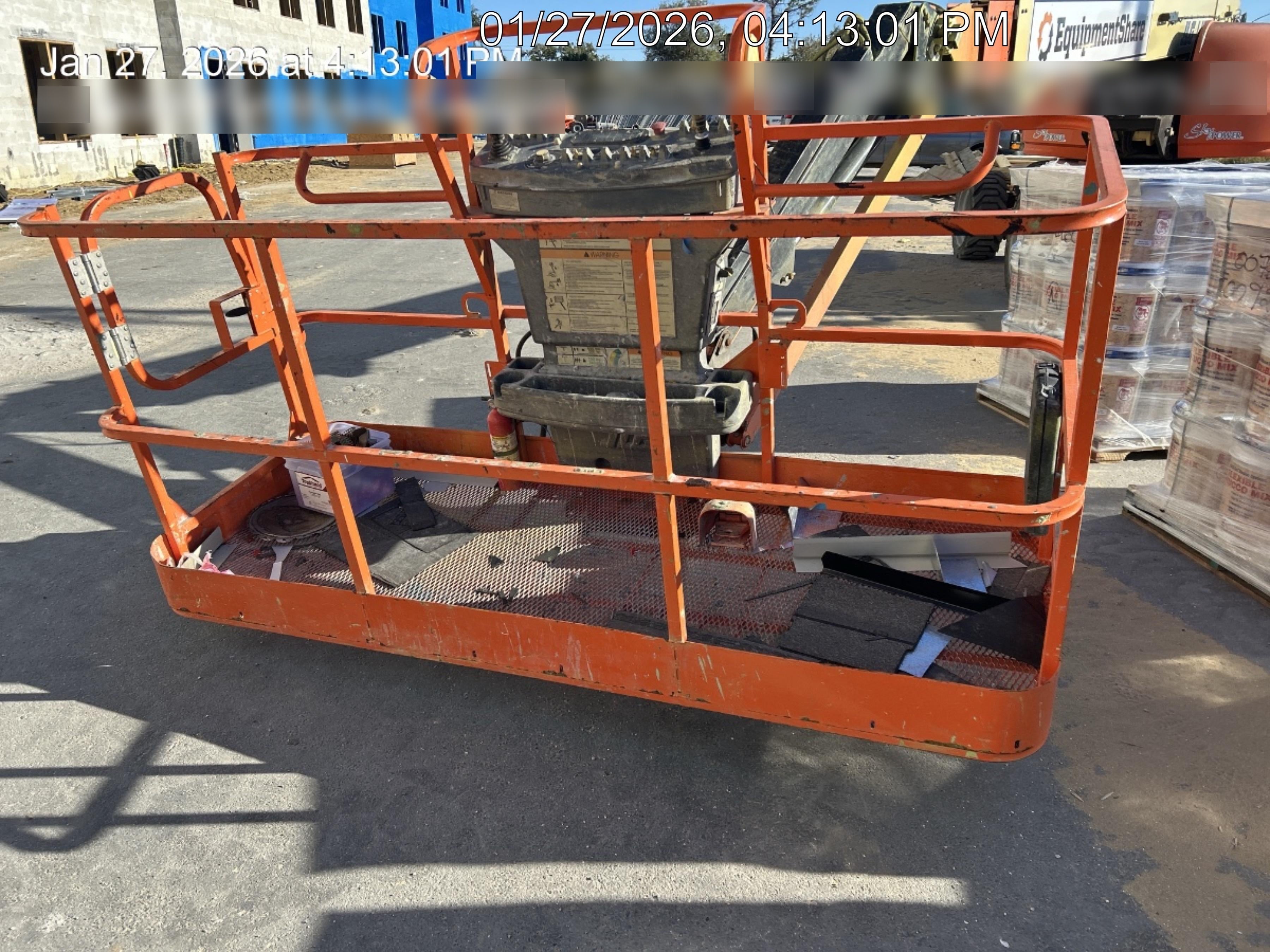 2022 JLG 660SJ