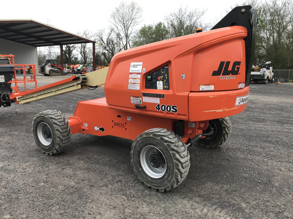2019 JLG 400S