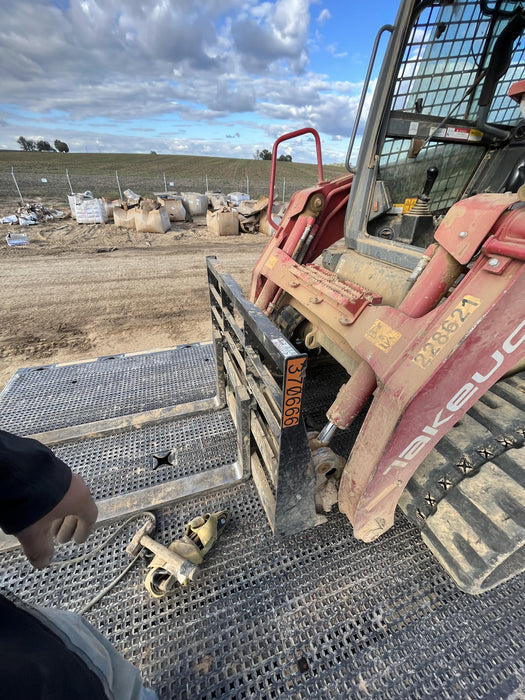 2024 ARROW MATERIAL HANDLING 72" Pallet Forks - Arrow