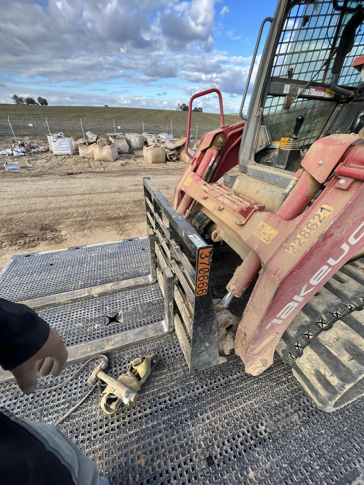 2024 ARROW MATERIAL HANDLING 72" Pallet Forks - Arrow