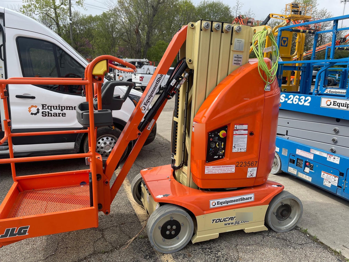 2022 JLG 26E