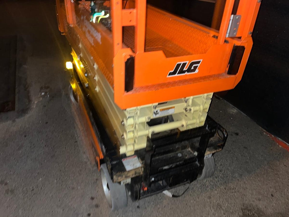 2024 JLG ES1932