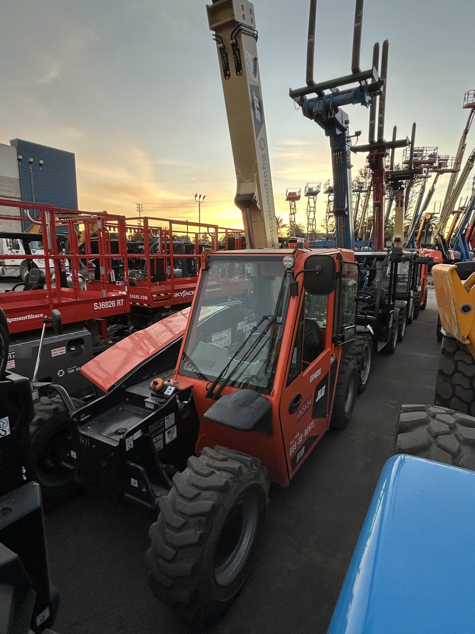 2025 JLG 519