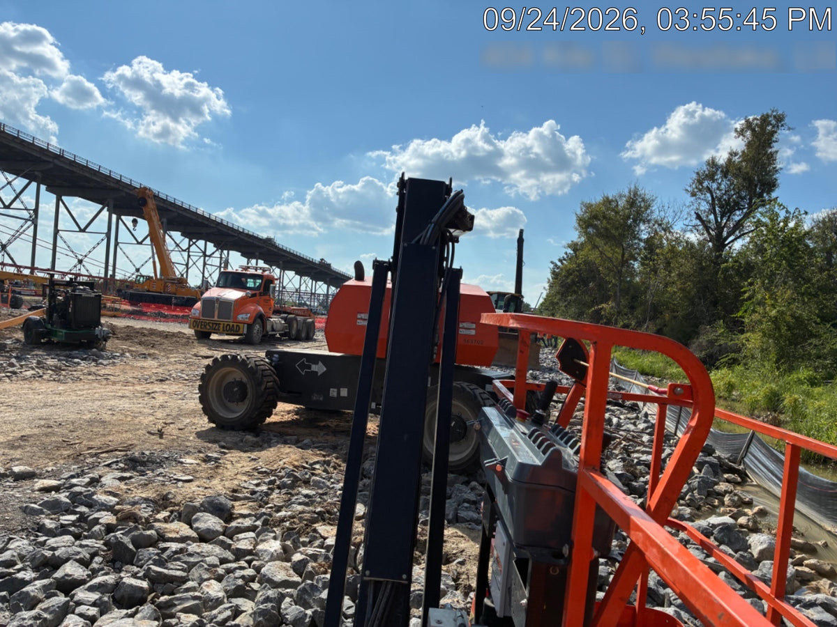 2025 JLG 800AJ