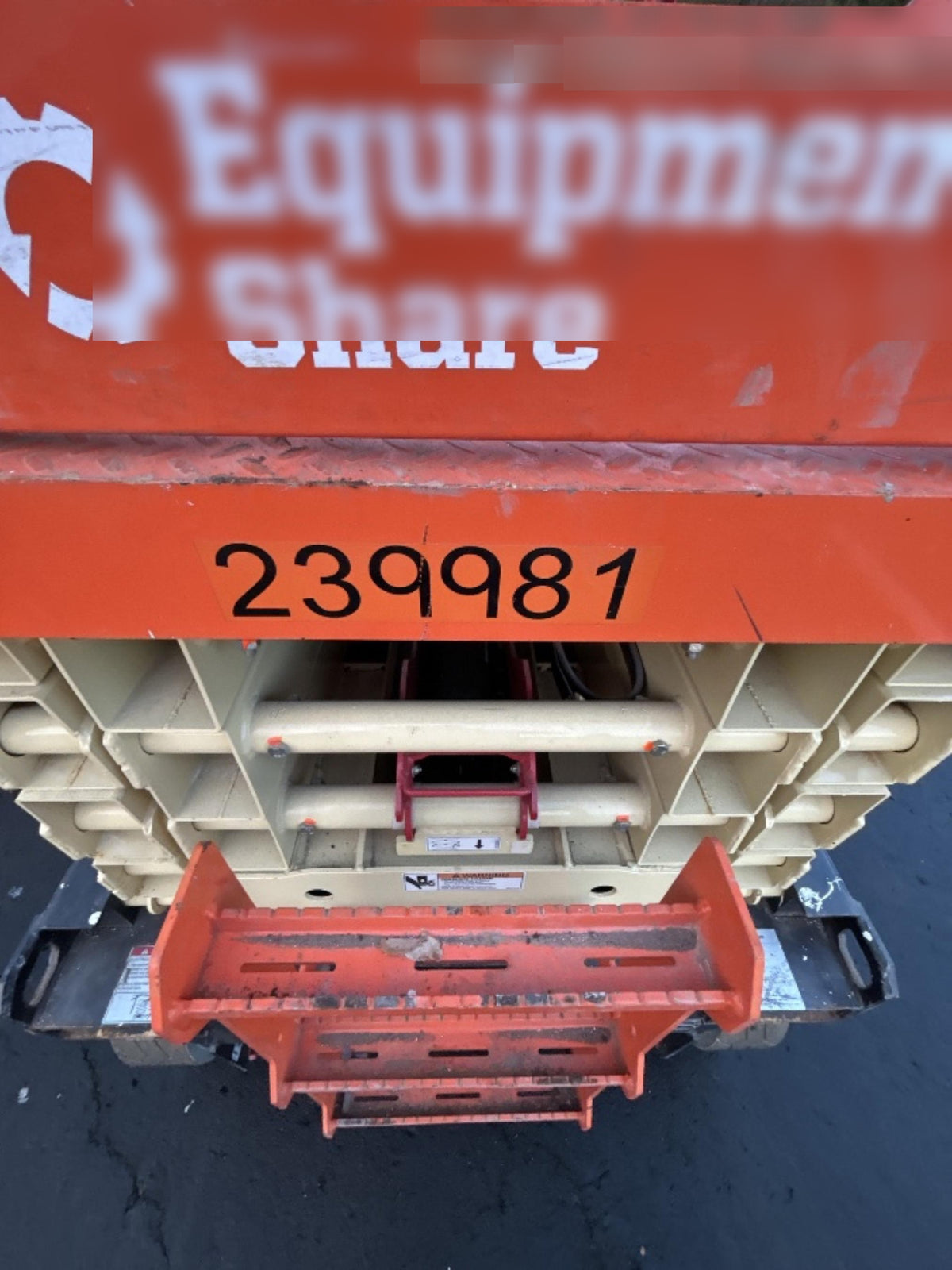 2022 JLG ES3246