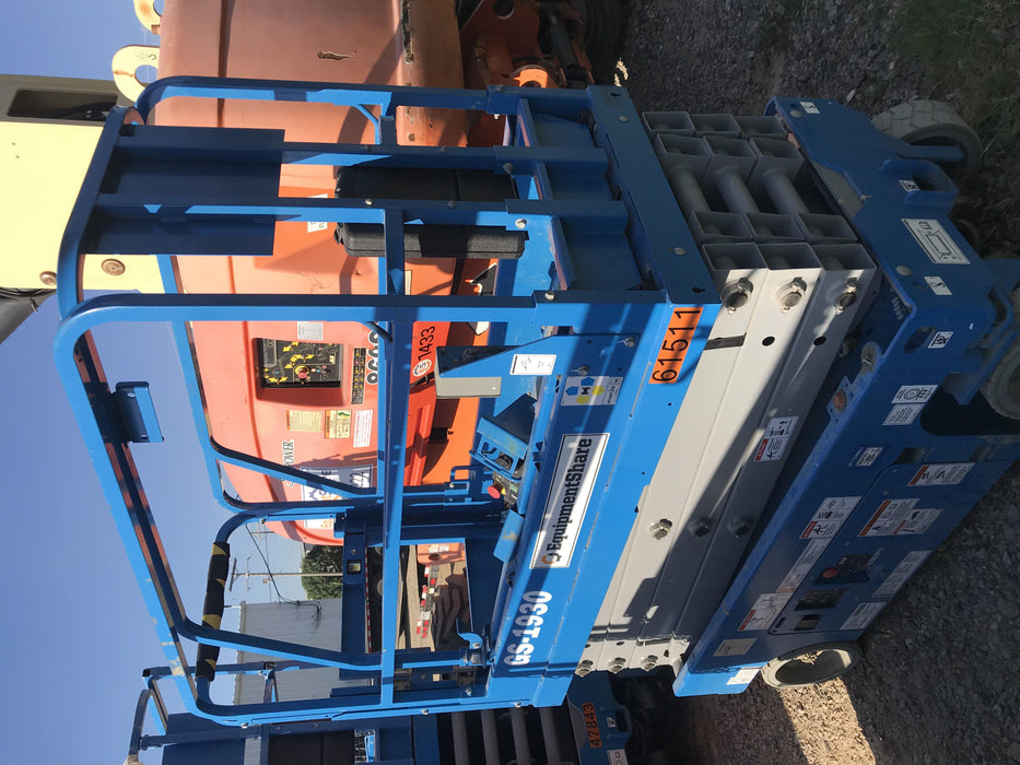 2020 Genie GS-1930 Solid Non Marking Tires, Beacon, Folding rails with half height swing gate