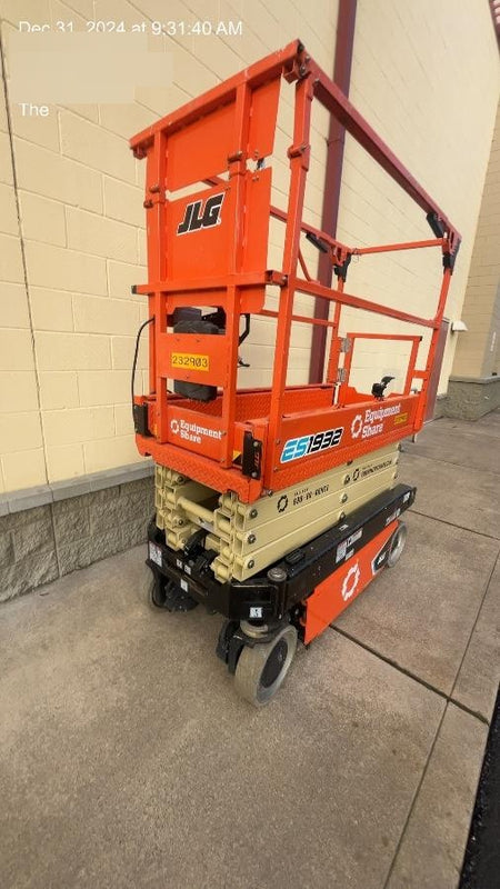 2022 JLG ES1932