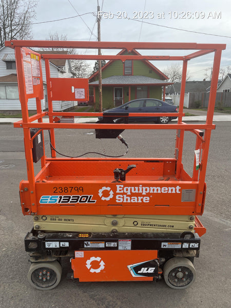 2022 JLG ES1330L