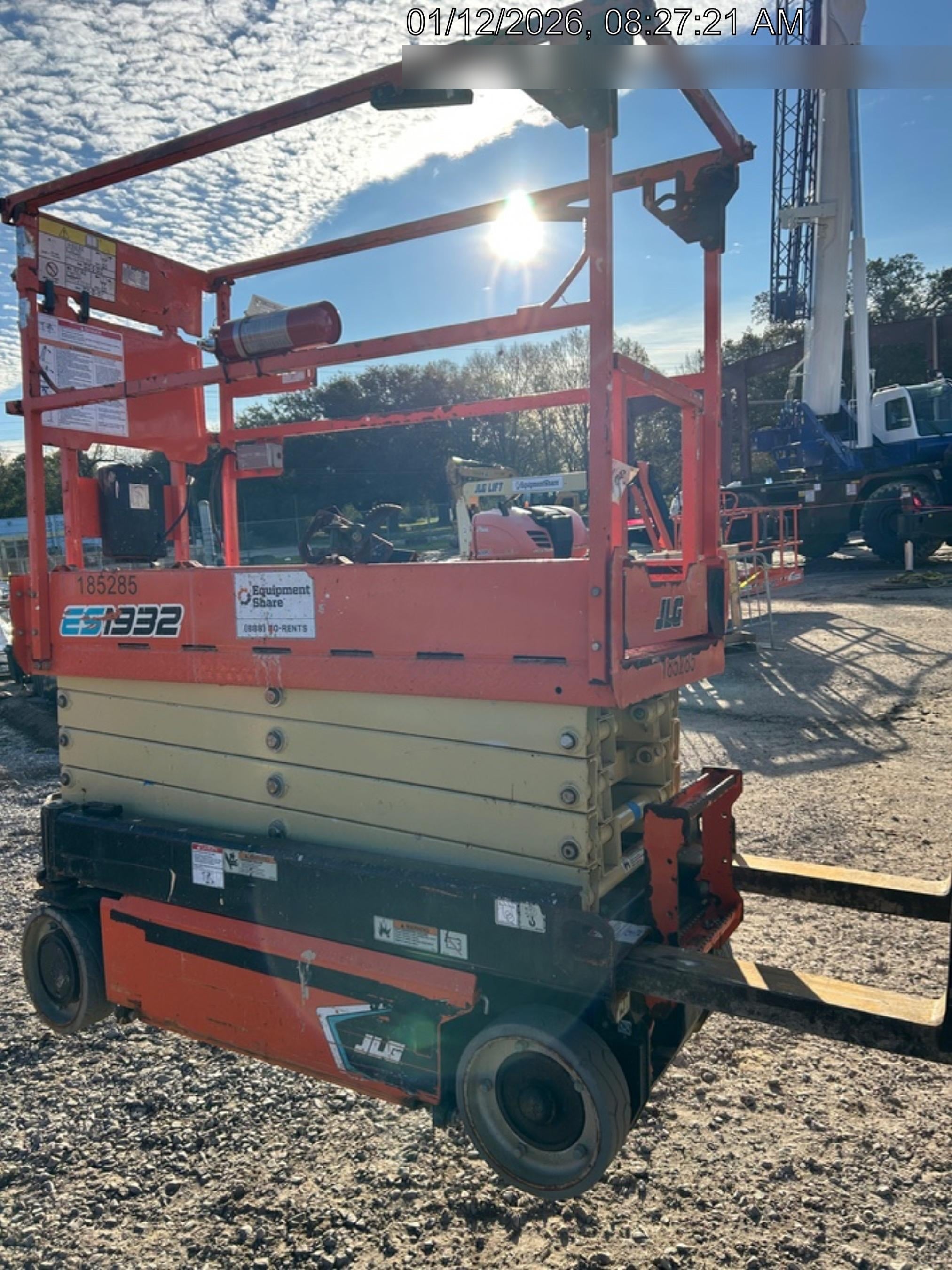2021 JLG ES1932