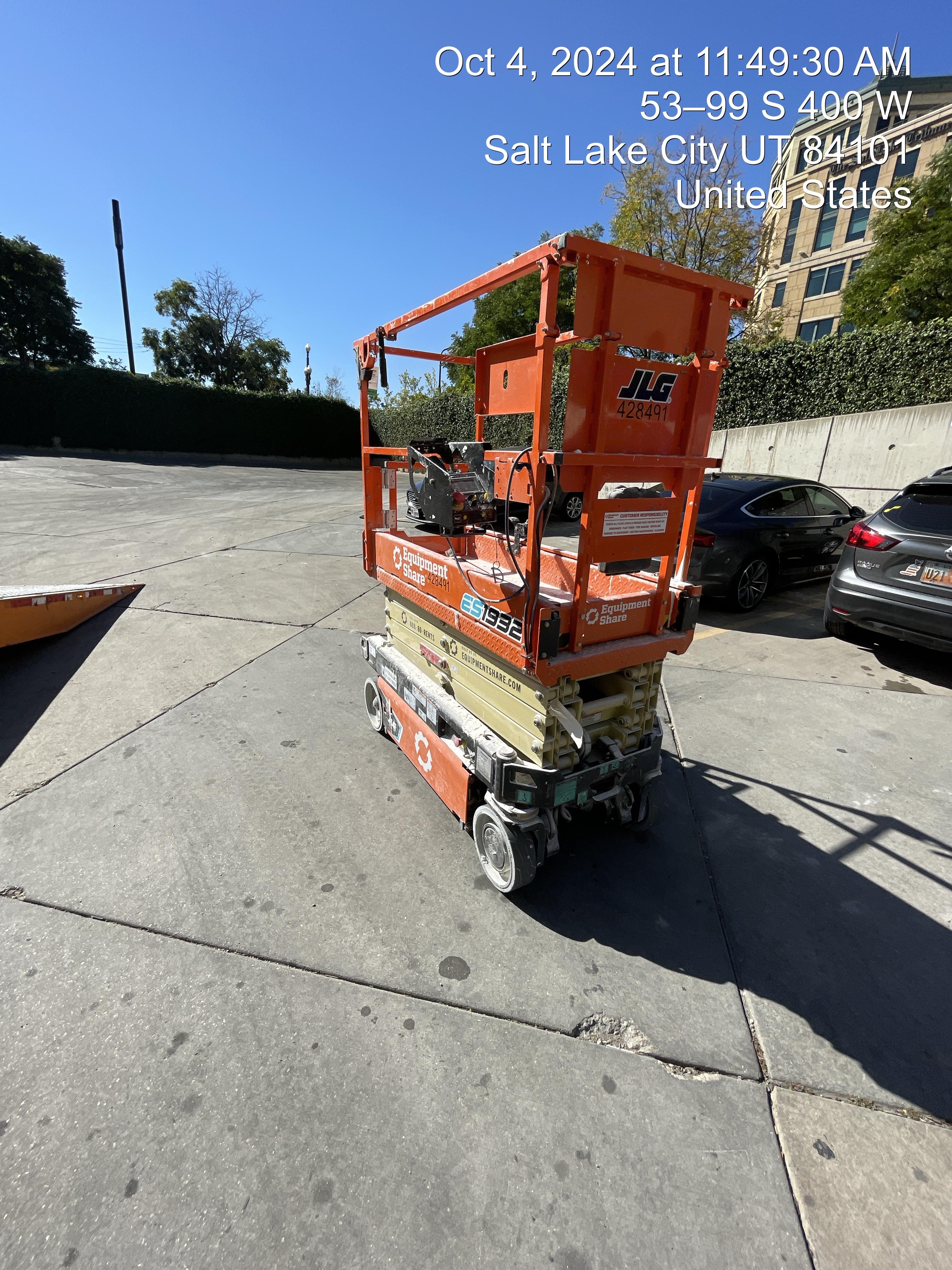 2024 JLG ES1932
