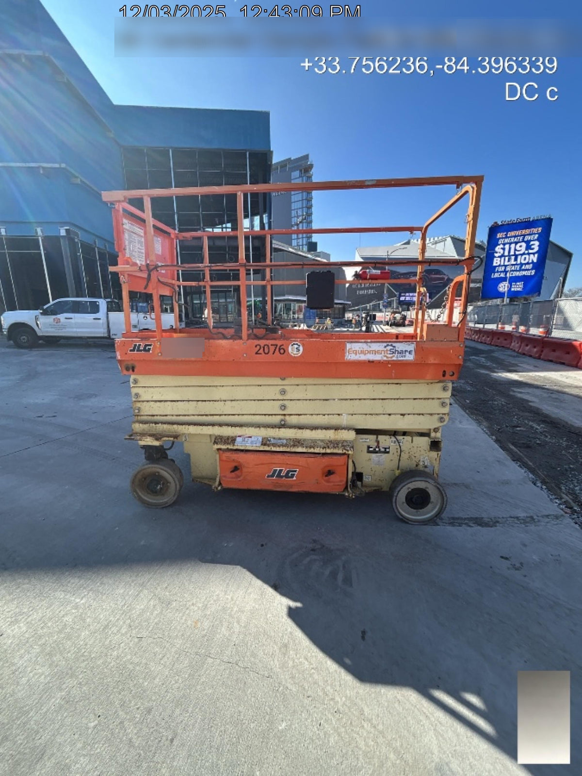 2016 JLG 3246ES
