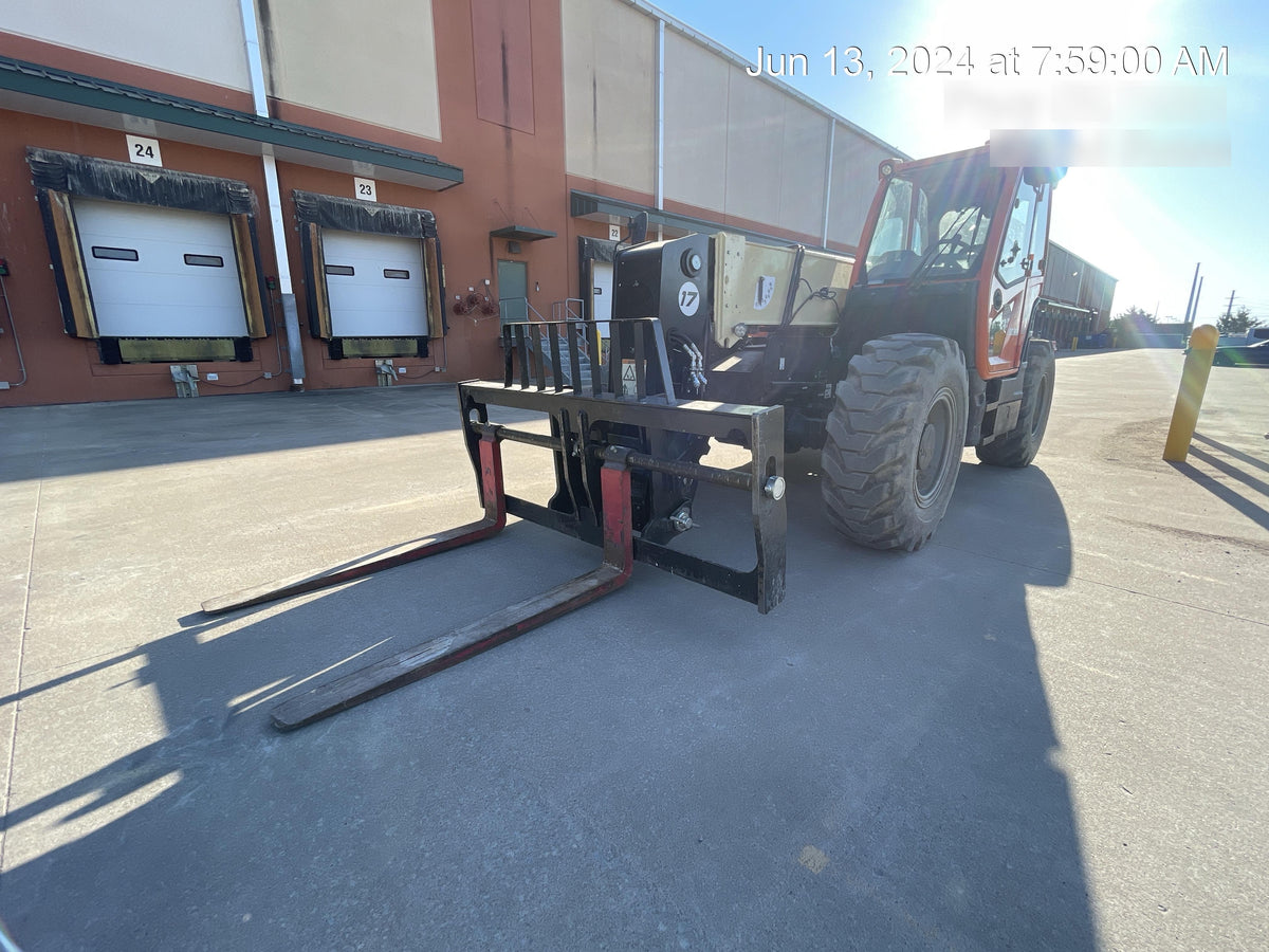 2022 JLG 1732