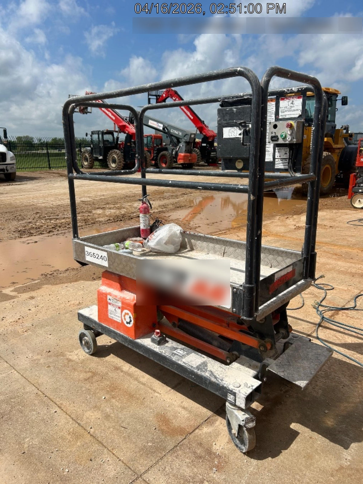 2023 JLG 1030P