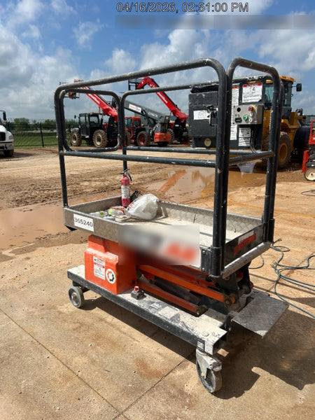 2023 JLG 1030P