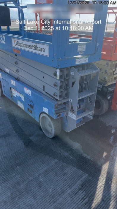 2020 Genie GS-2632 Solid NM Tires, Folding Rails with Half-Height Swing Gate, Beacon