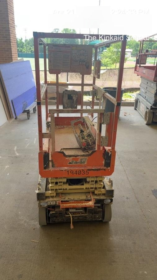 2021 JLG ES1330L