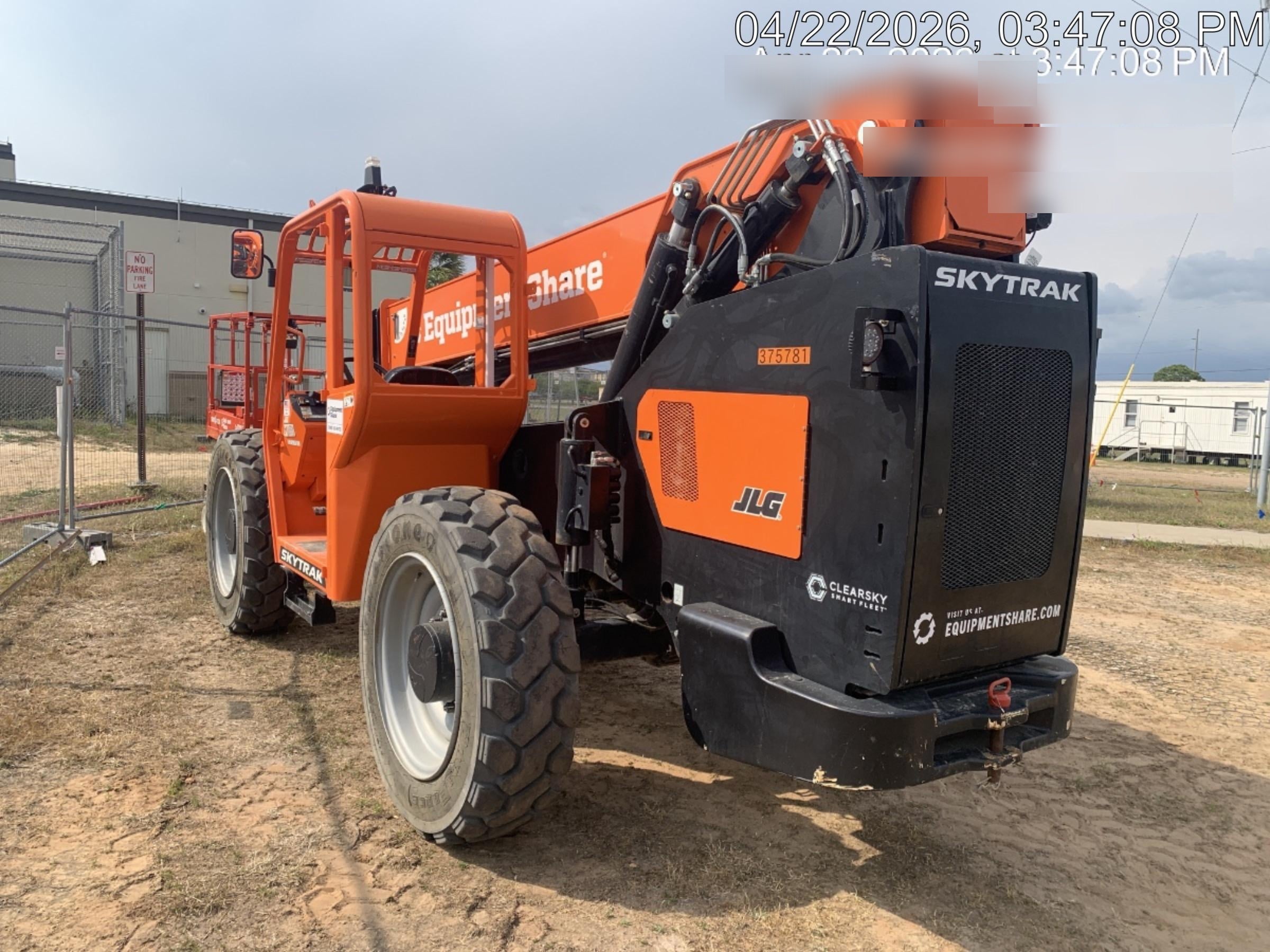 2023 SKYTRAK 8042
