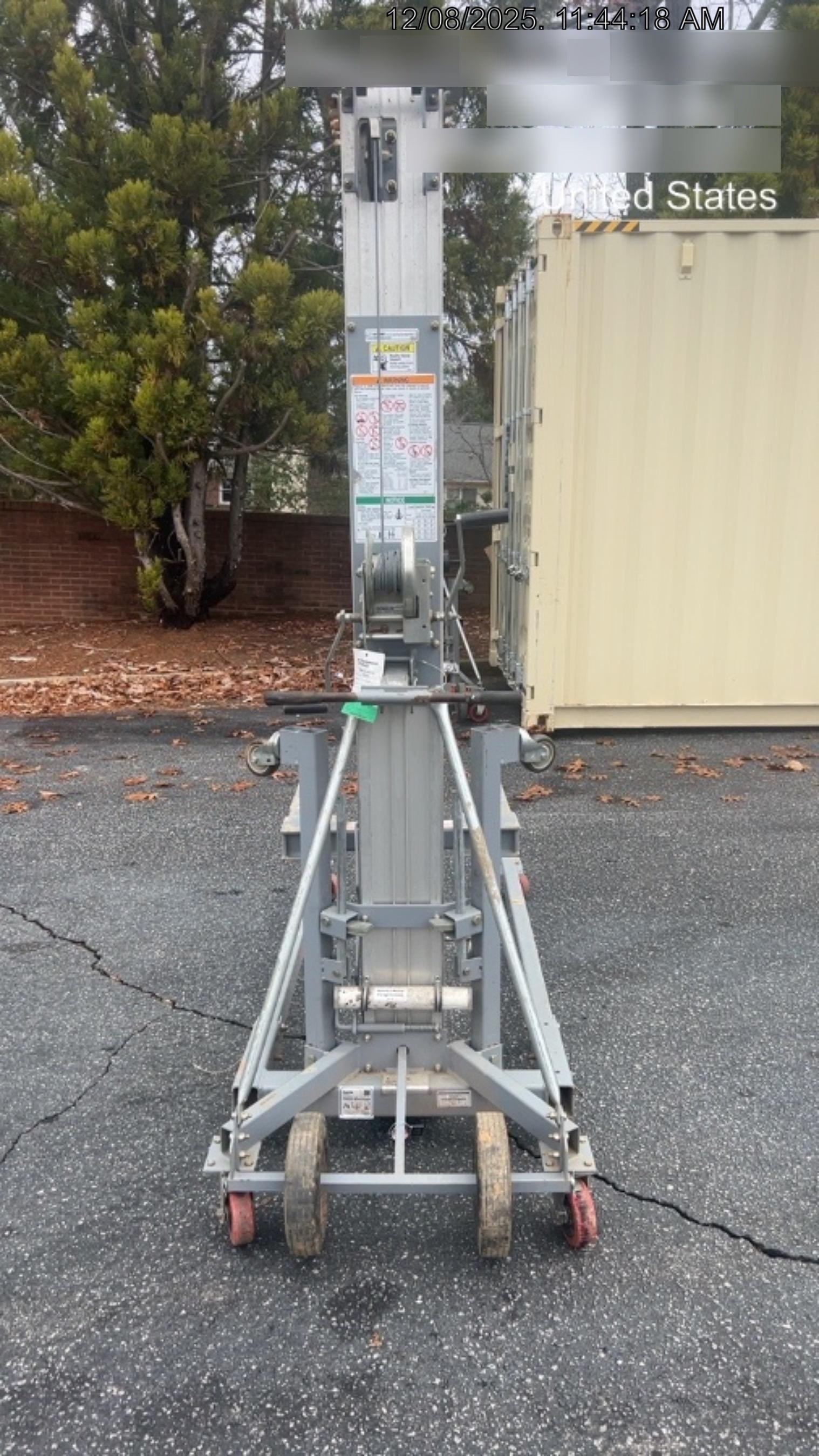 2023 GENIE SLC-24