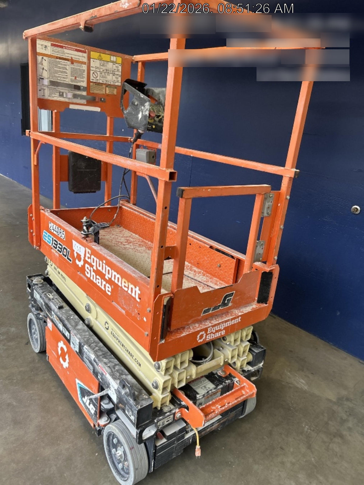 2022 JLG ES1330L