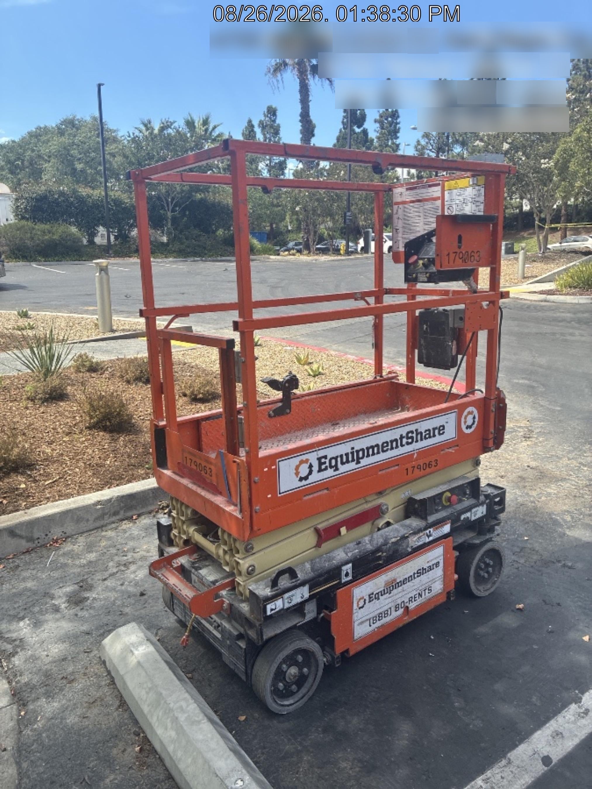2021 JLG ES1330L