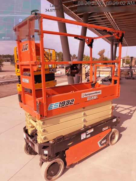 2021 JLG ES1932