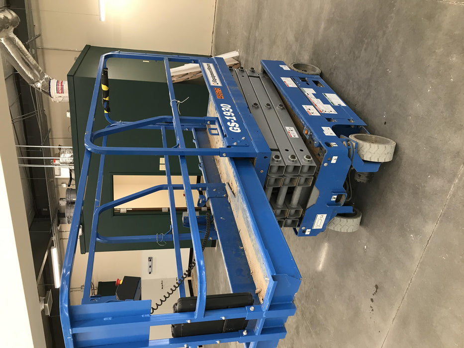 2019 Genie GS-1930 Fixed Rails with Chain Entry