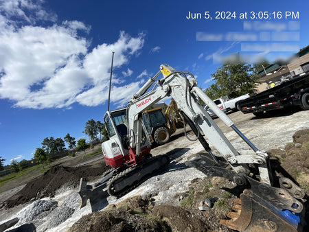 2022 TAKEUCHI TB235-2CR