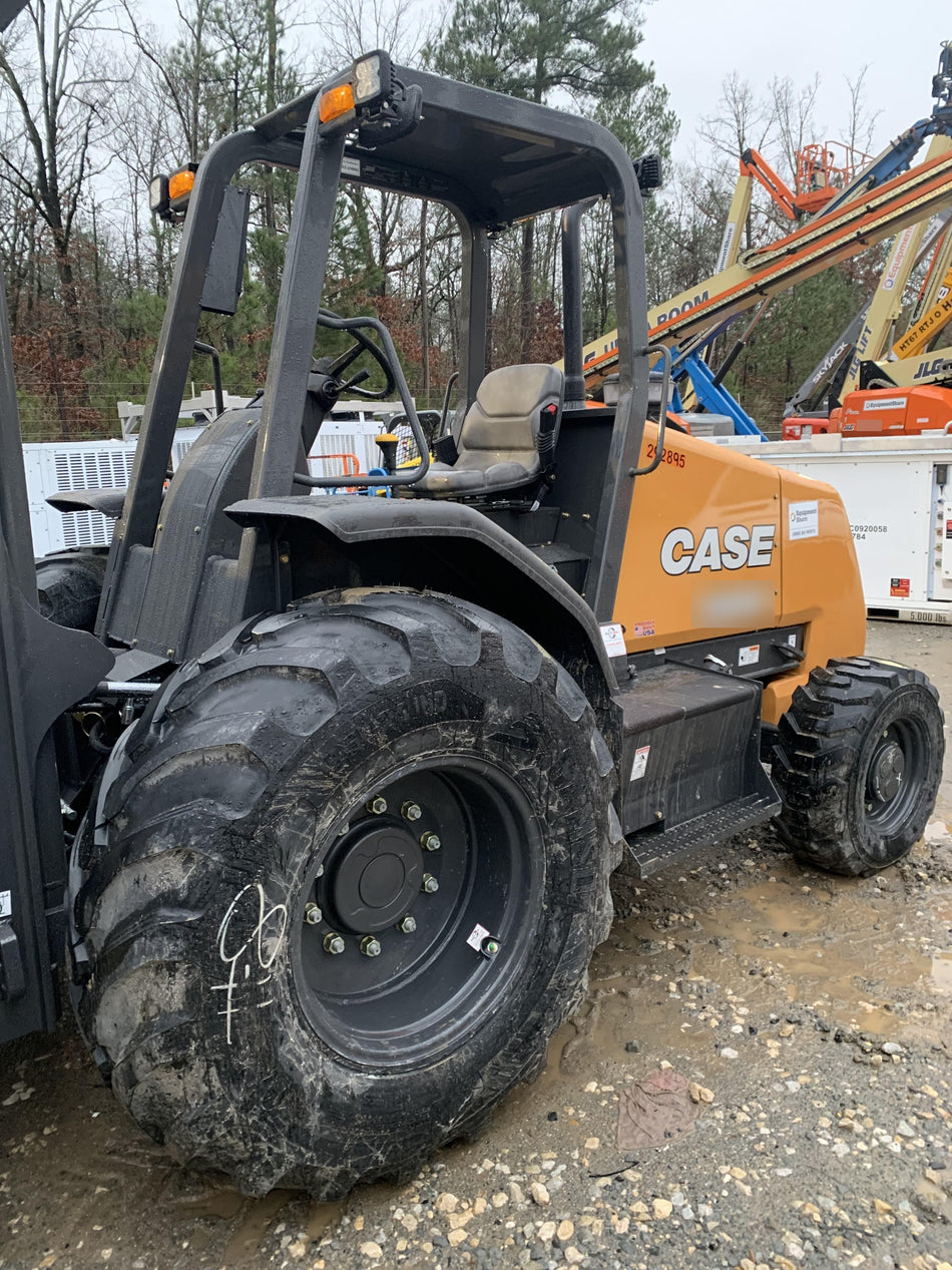 2023 CASE 588H
