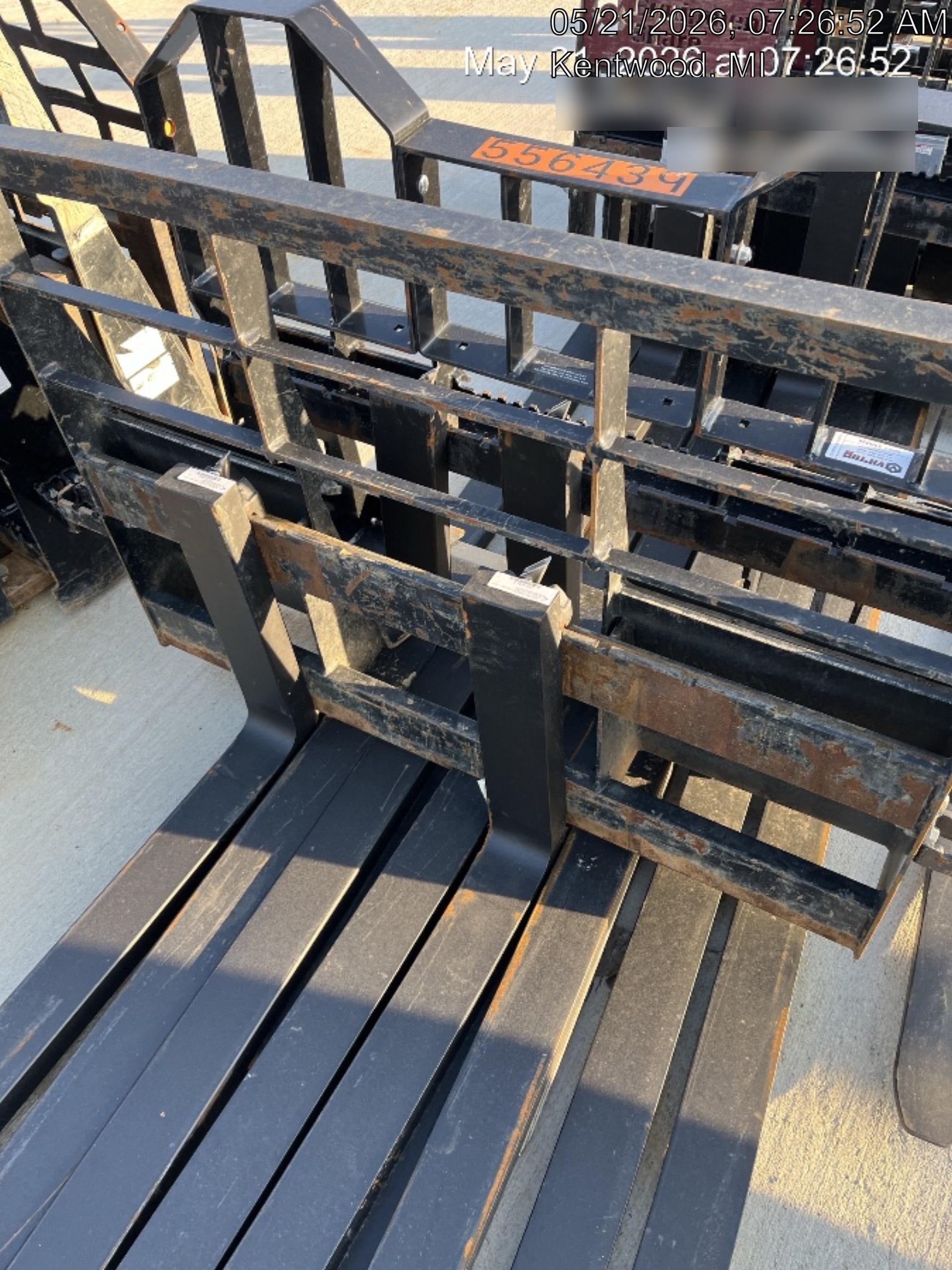 2025 ARROW MATERIAL HANDLING 48" Pallet Forks - Arrow