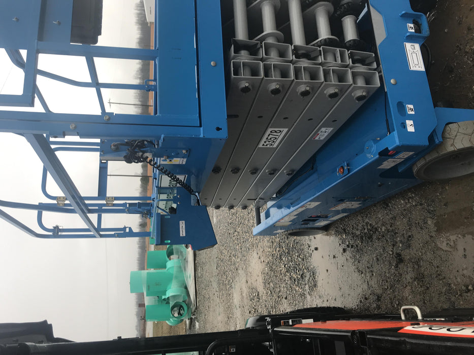 2019 Genie GS-4047 Folding rails with half height swing gate