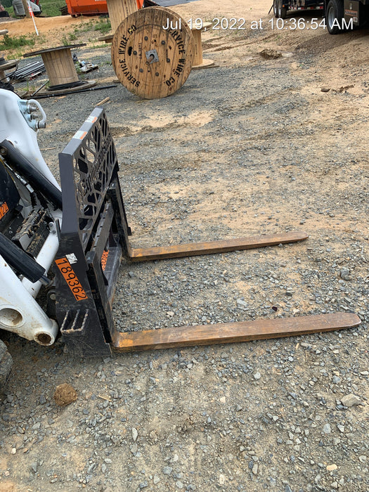 2021 PALADIN 48" Pallet Forks - Paladin