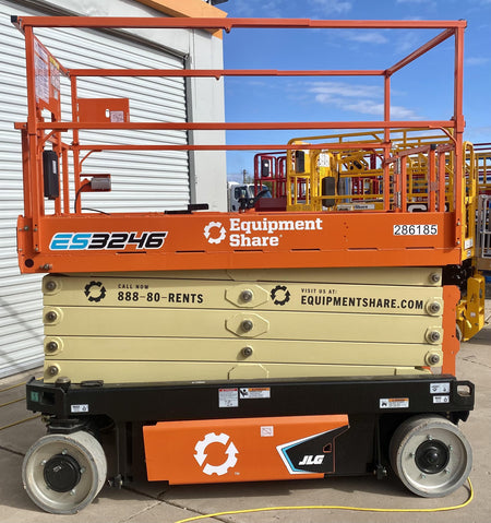 2022 JLG ES3246