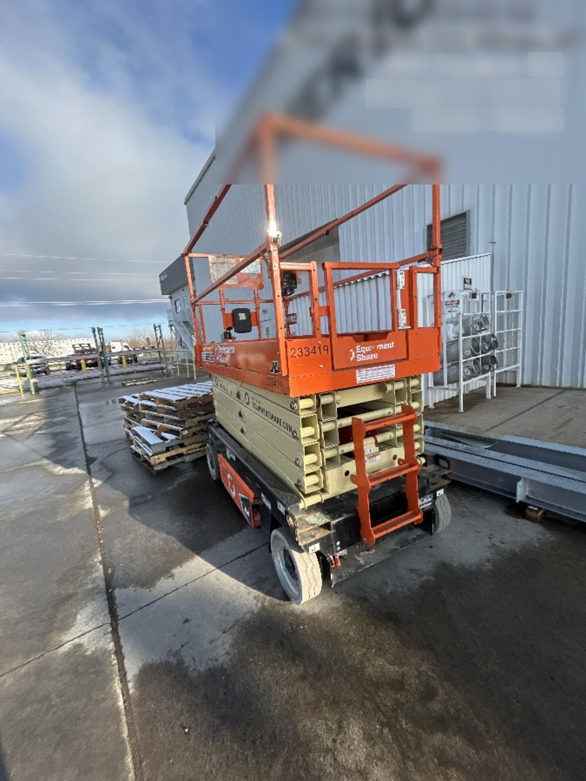 2022 JLG ES3246