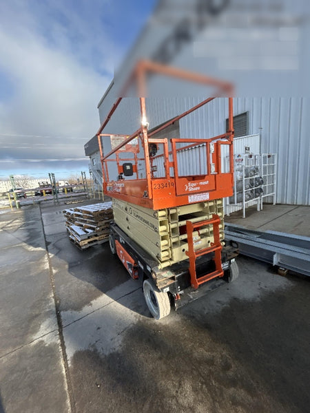 2022 JLG ES3246