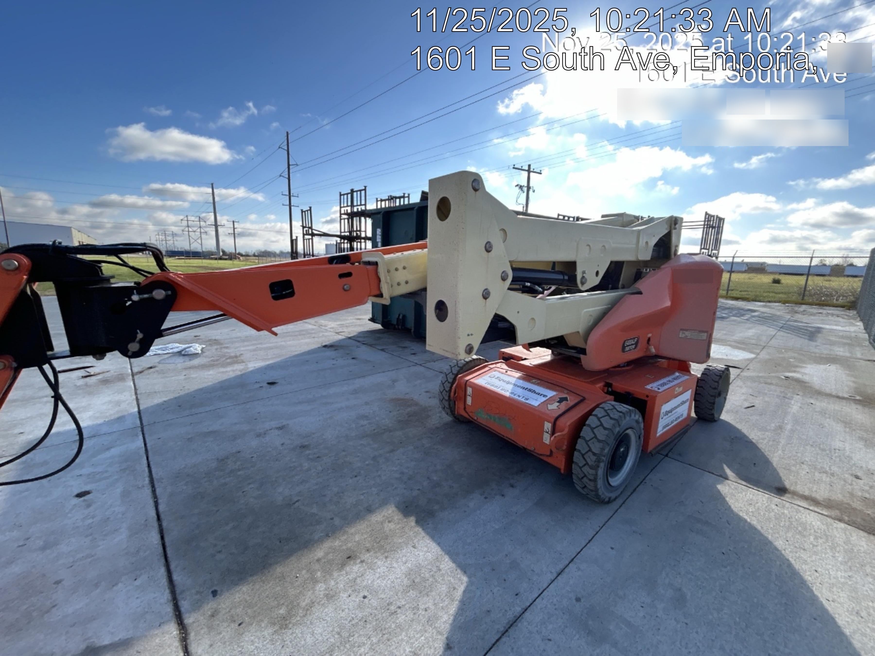 2019 JLG E400AJPN