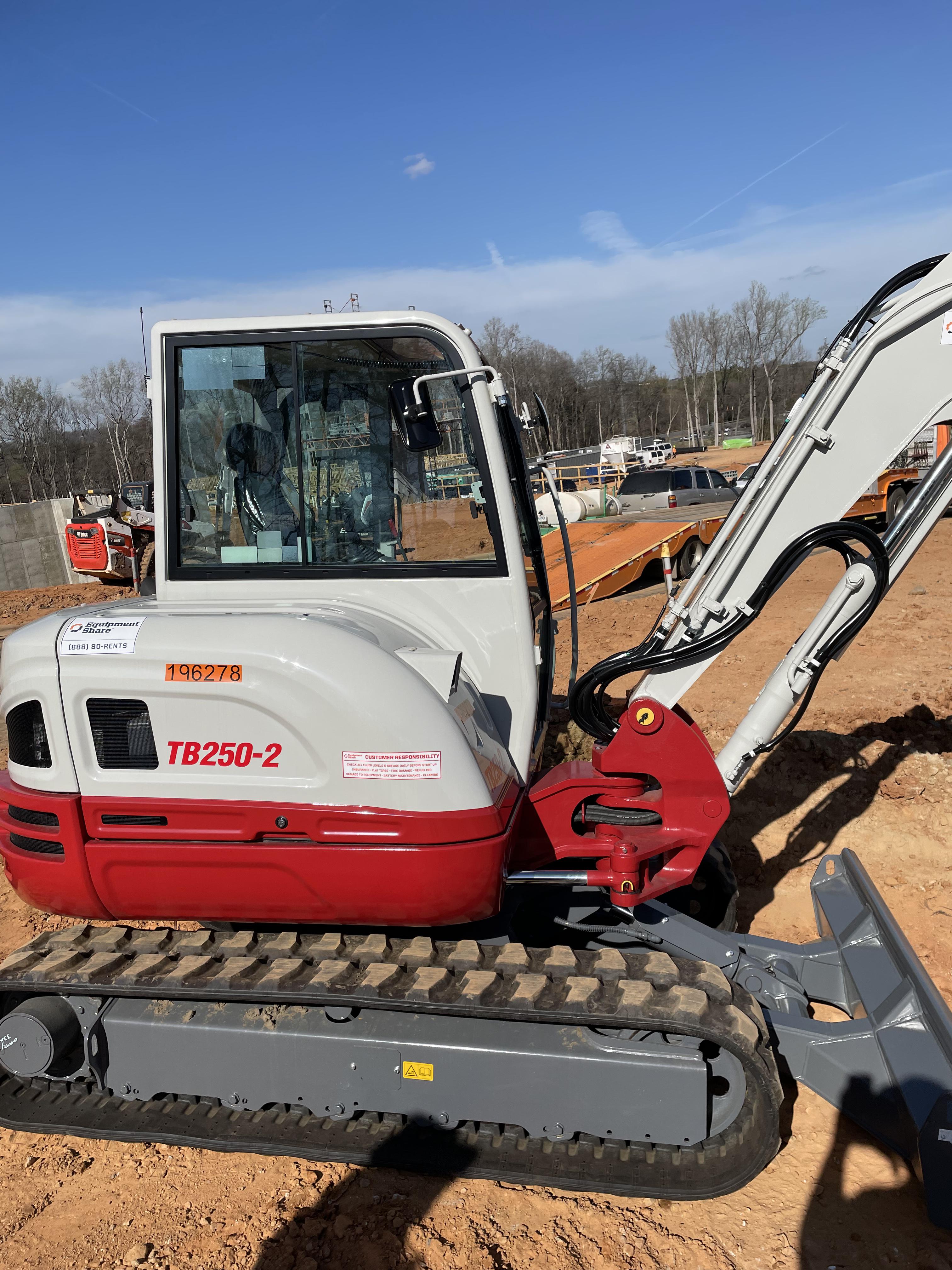 2021 TAKEUCHI TB250-2C