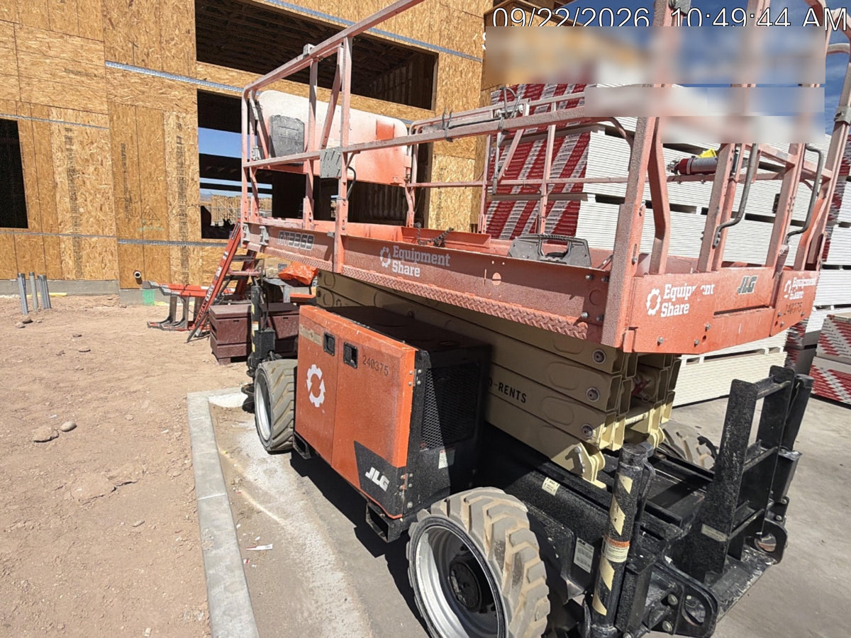 2022 JLG RT3369