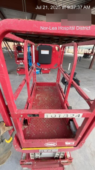 2020 MEC 1330SE Solid NM Tires, Steel Swing out Doors, LCS, Beacon, 900W Invertor