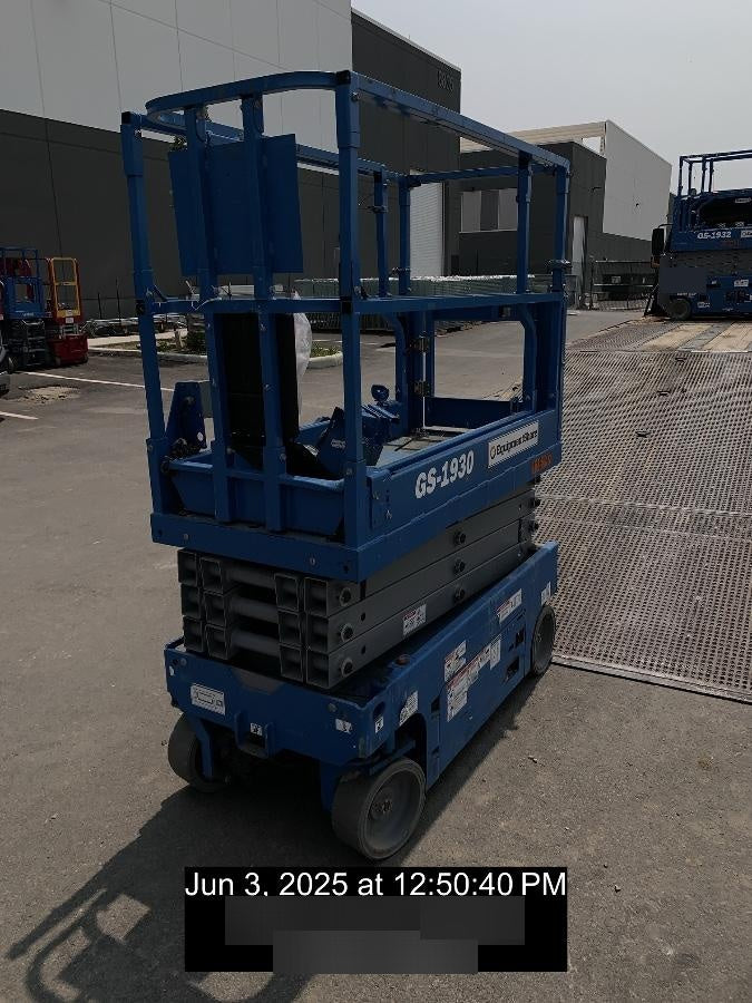 2020 Genie GS-1930 Solid Non Marking Tires, Beacon, Folding rails with half height swing gate