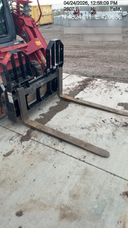 2021 TAKEUCHI 48" Pallet Forks - Takeuchi