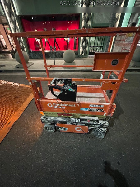 2022 JLG ES1330L